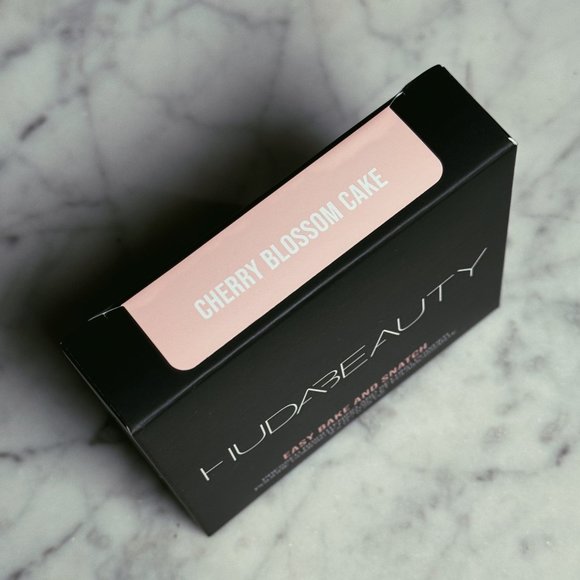 Huda Beauty Easy Bake and Snatch Pressed Brightening and Setting Powder | NEW - Picture 3 of 3